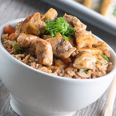 YAKIMESHI CON POLLO
