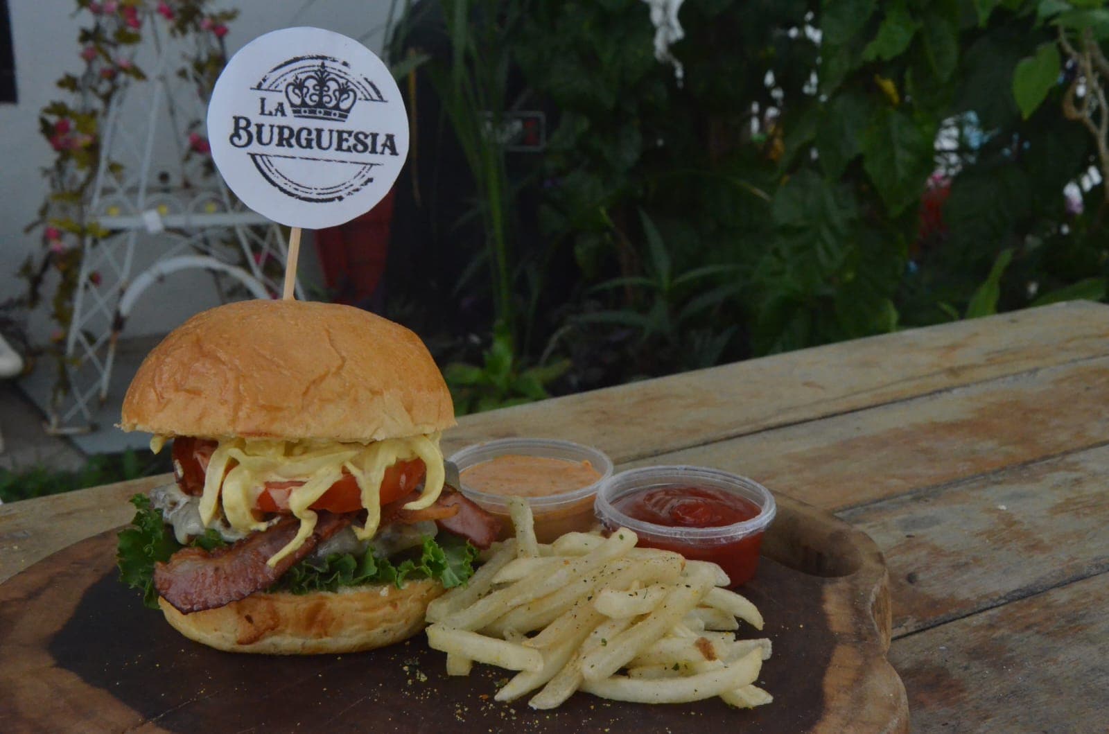 Hamburguesa La Plebeya