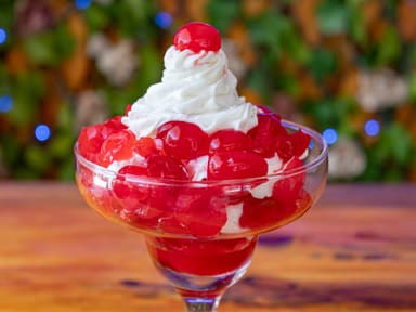 Cerezas con crema 9onz