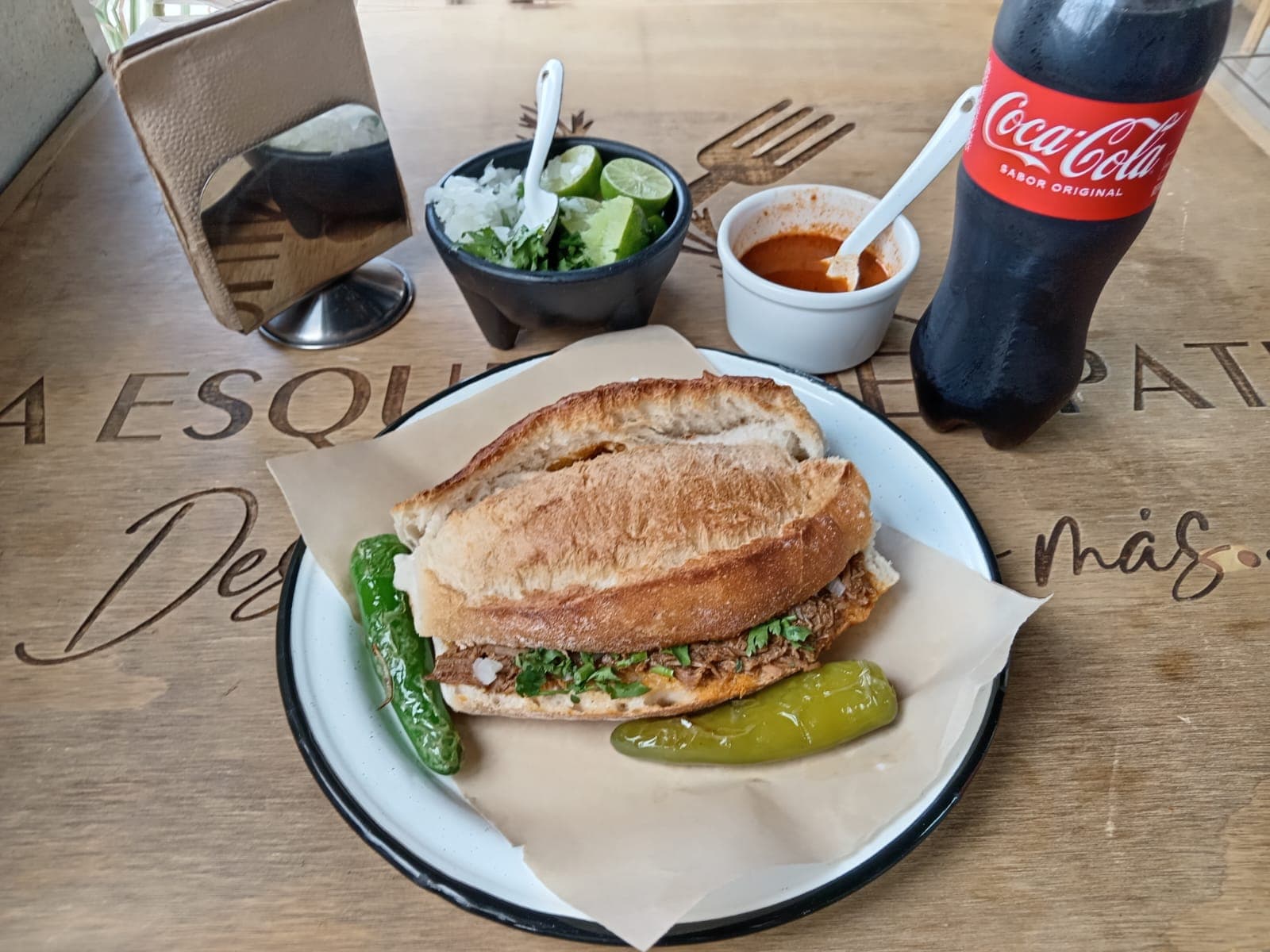 Torta de Birria (Bolillo Grande)