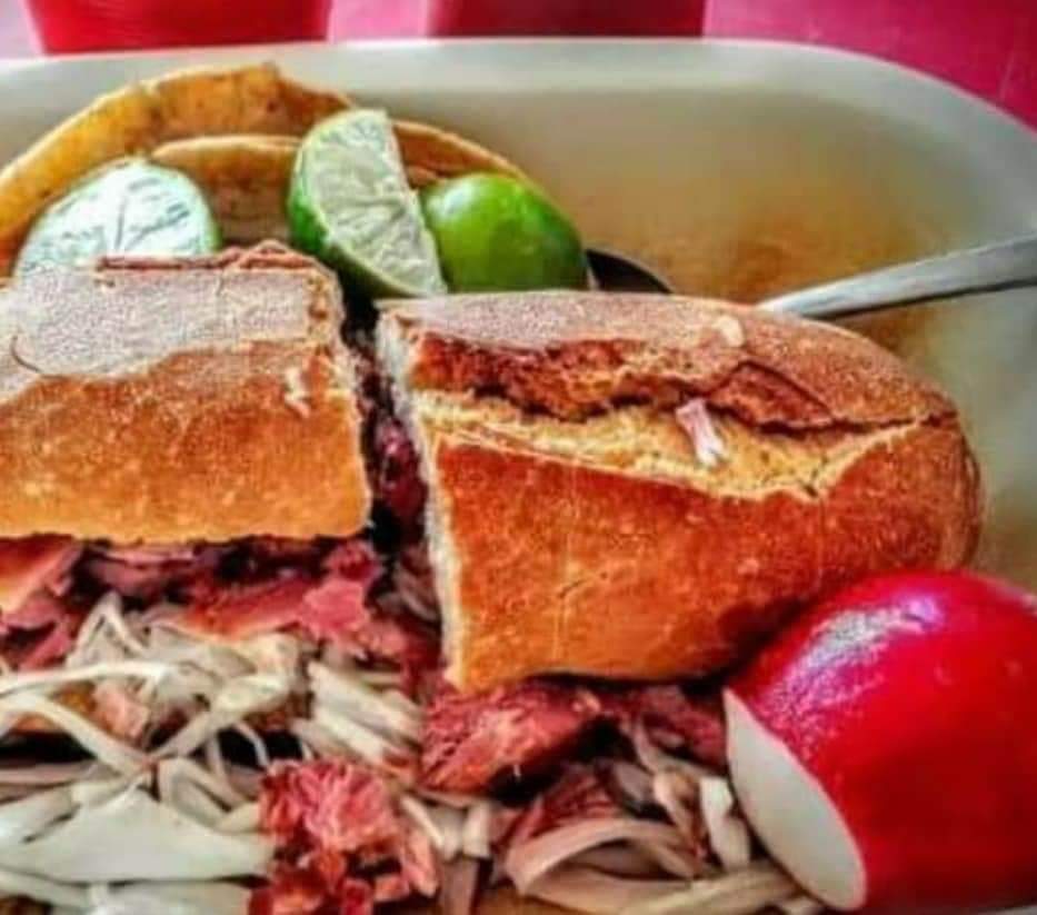 Torta Ahogada de Lengua