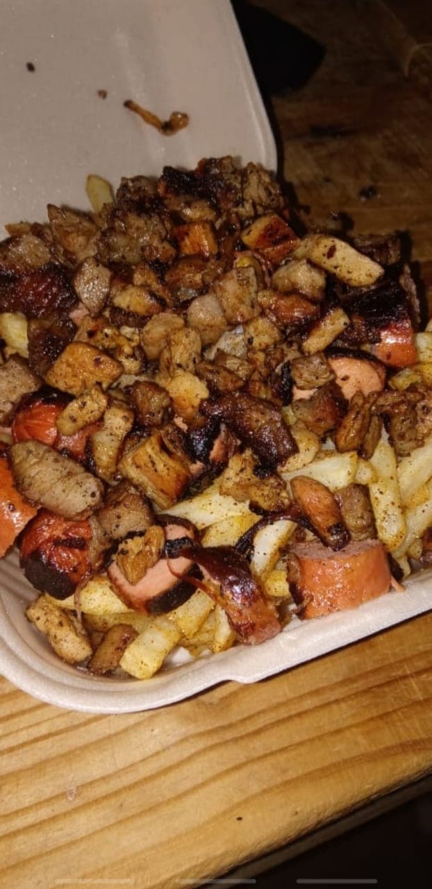 Salchipapas con Carne