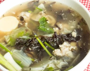 Sopa de Algas con Cerdo