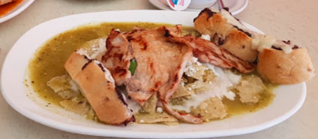 Carne Asada con Chilaquiles