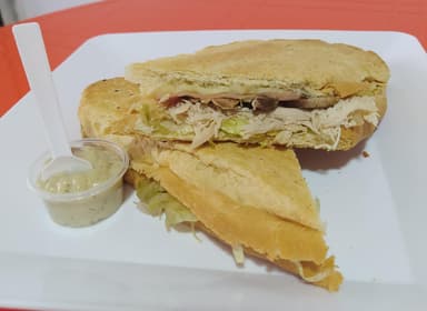Sándwich de Pollo con Champiñones