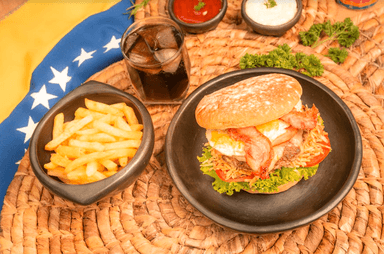 Hamburguesa Clásica Artesanal en Combo