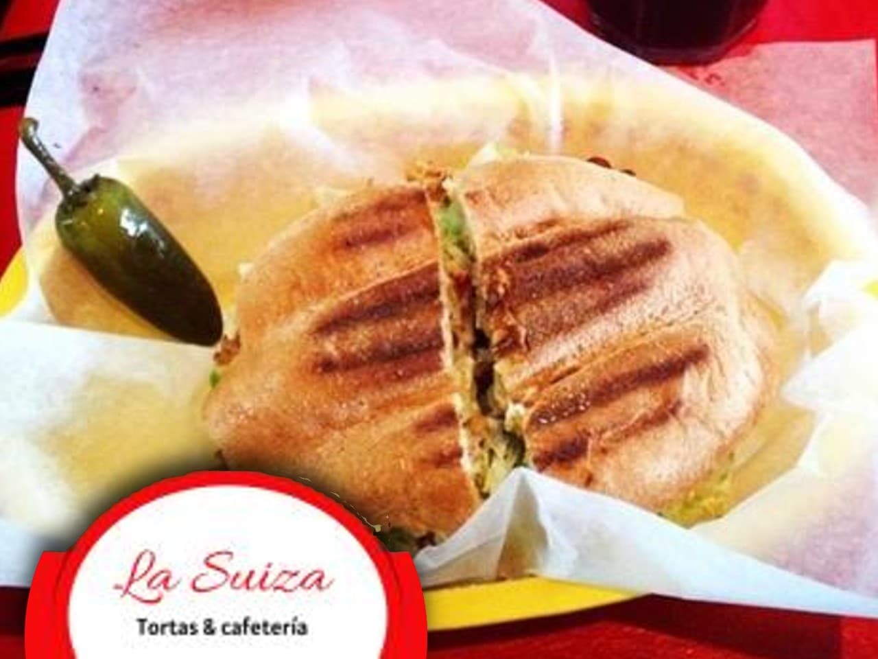 Torta de Pollo + Vaso Agua de Jamaica