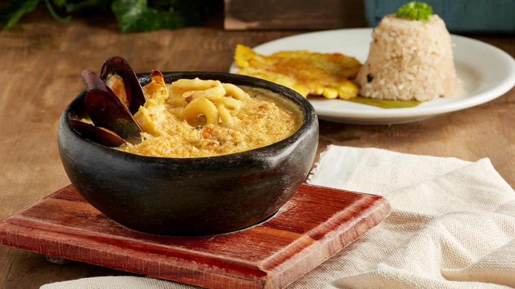 Cazuela De Mariscos .