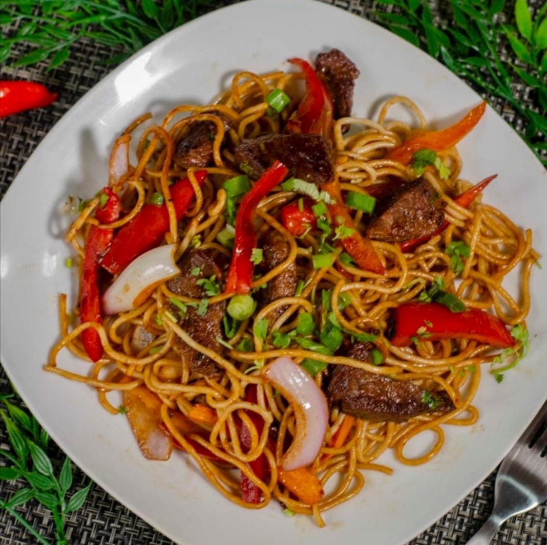 Tallarín Saltado
