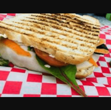 Combo Sándwich Sopa del Día y Agua del Día