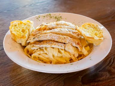 Pasta Alfredo c/Pechuga