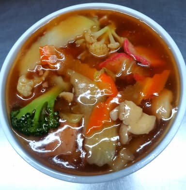 Chop Suey en Salsa con Pollo y Vegetales  鸡烩面