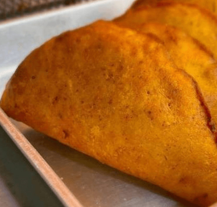 Empanada Sencilla de Chicharrón