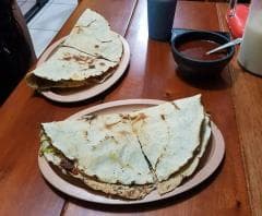 3 X 2 Tlayudas Especial