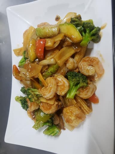 Camarones Medianos con Verduras en Salsa de Ostión
