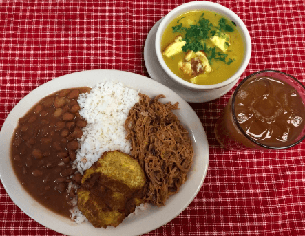 Mini Pollo Frito Sopa Aguapanela Pequeño