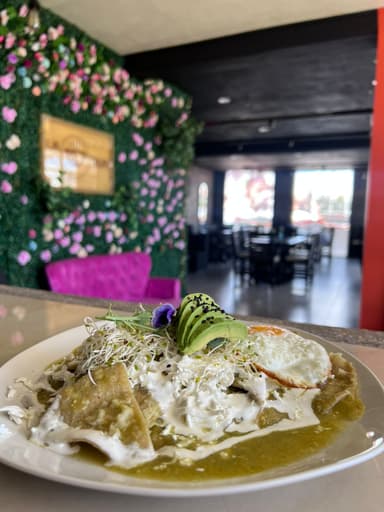 CHILAQUILES CON 1 HUEVO