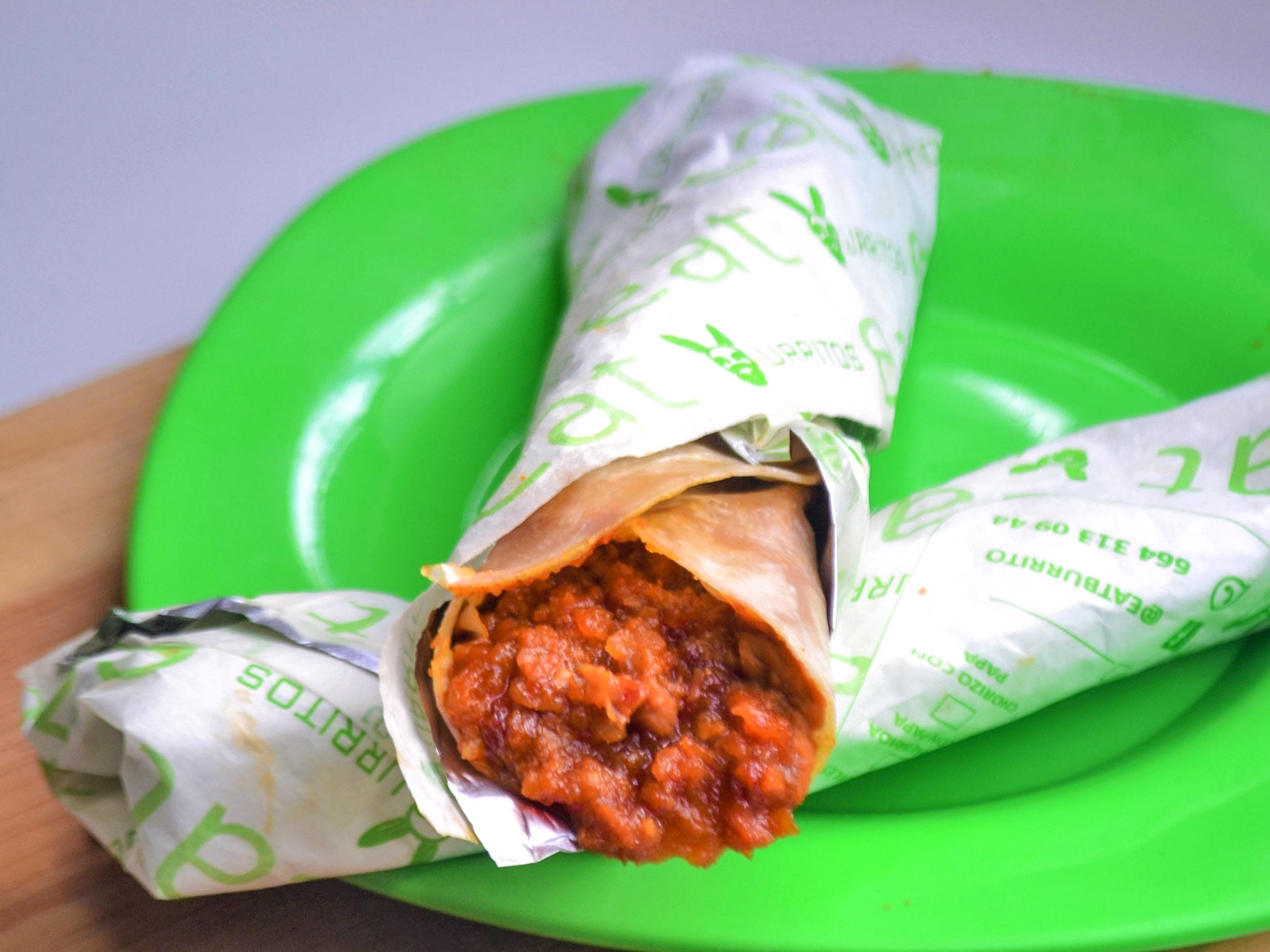 Burrito de chicharron prensado + bebida