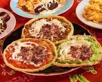 Picadita Con Bistec y Quesillo