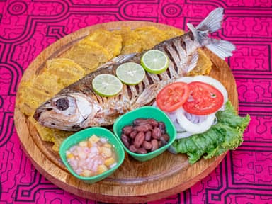 Bocachico Frito y Patacones