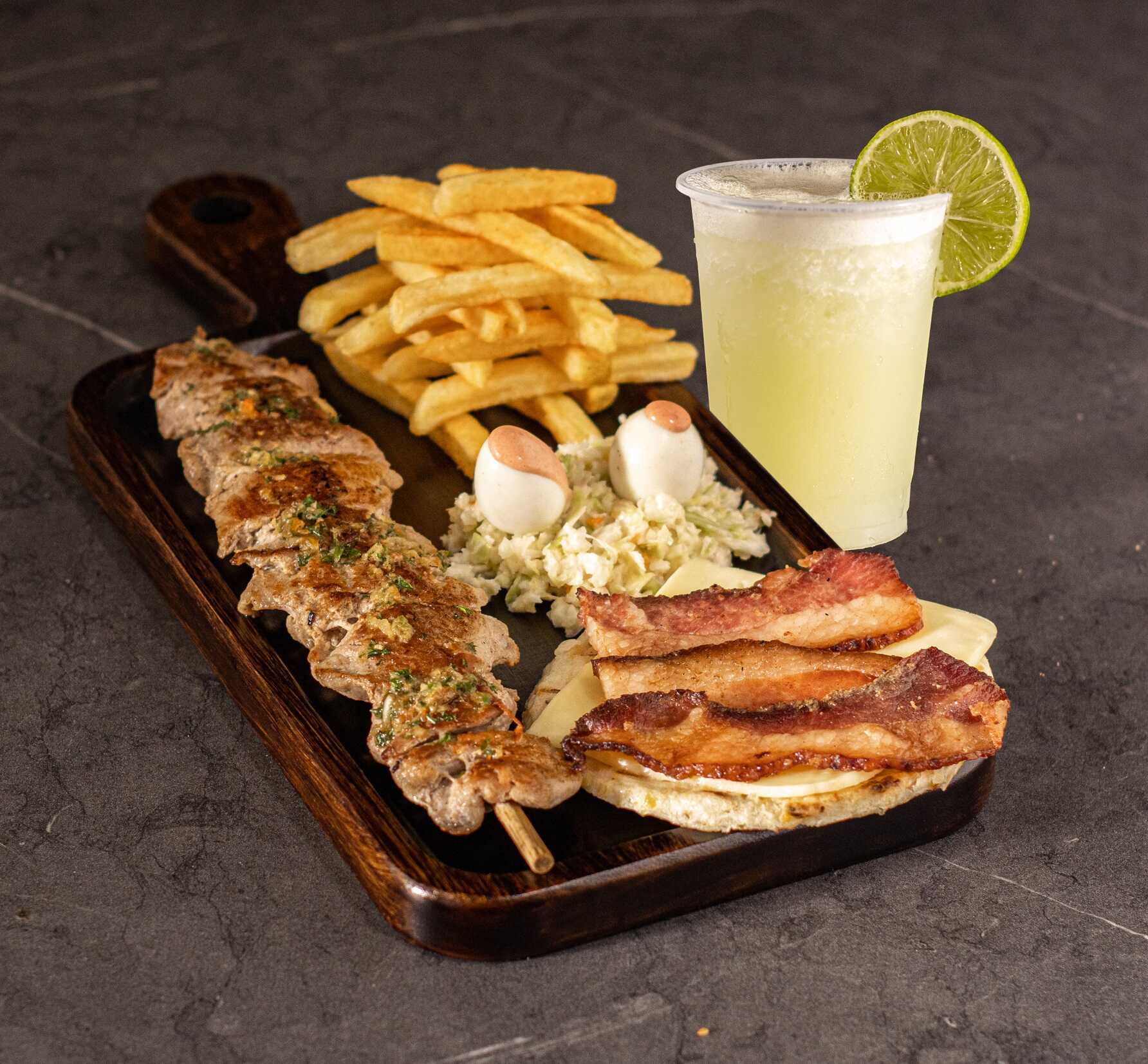 Combo Chuzo Especial + Limonada natural