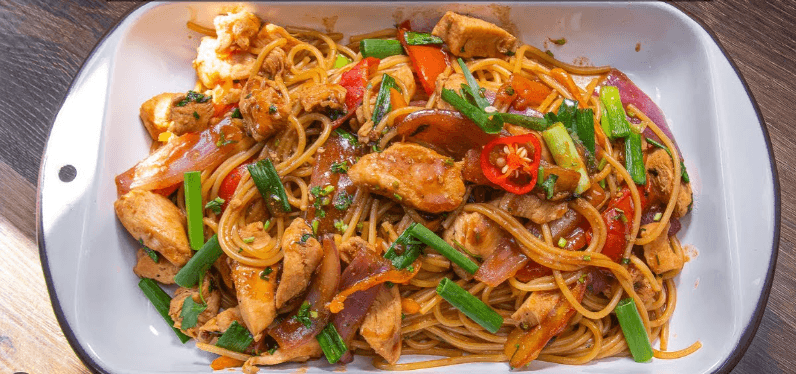 Tallarín con Pollo en Trozos Familiar