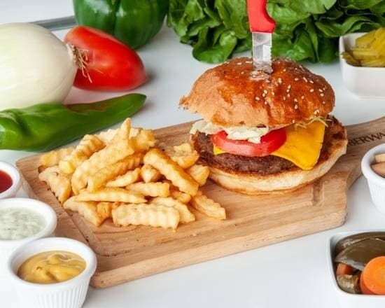 Hamburguesa Mar y Tierra con Papas
