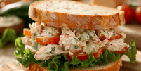 Sandwich de Ensalada de Pollo