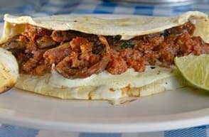 Quesadilla de Tocino