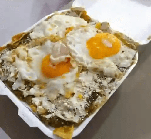 Chilaquiles Verdes con Huevo