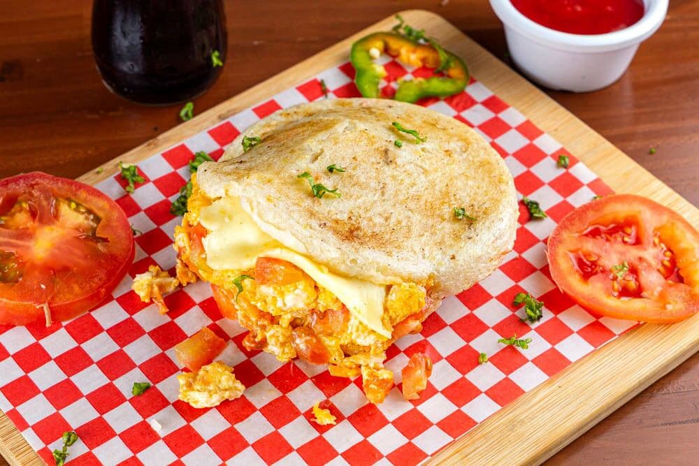 Arepa con Huevo Perico