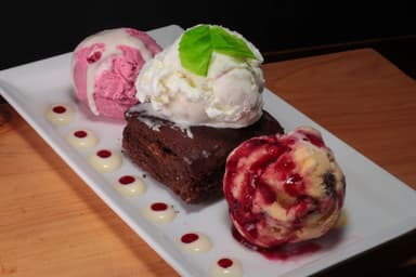 Brownie con helado