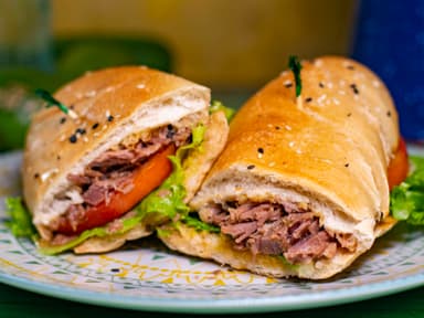 Sándwich de Pan Artesanal