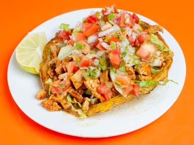 Mega Panucho de Puerco Asado Rojo