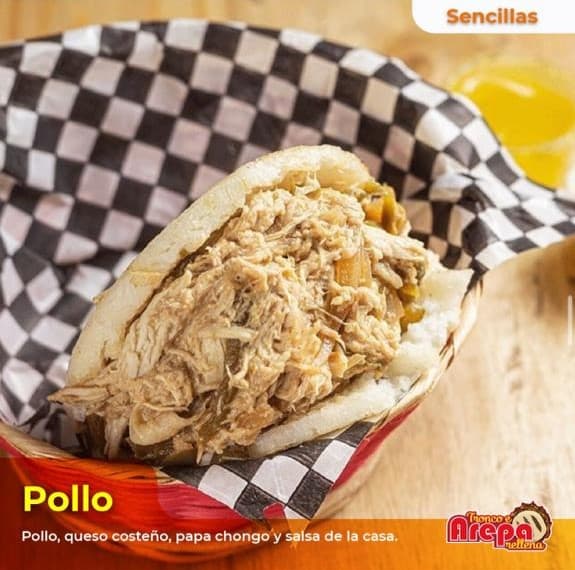 Combo 1 Arepa de Pollo + Coca Cola 400ml
