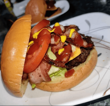 Burger tosy y 🍟 papas