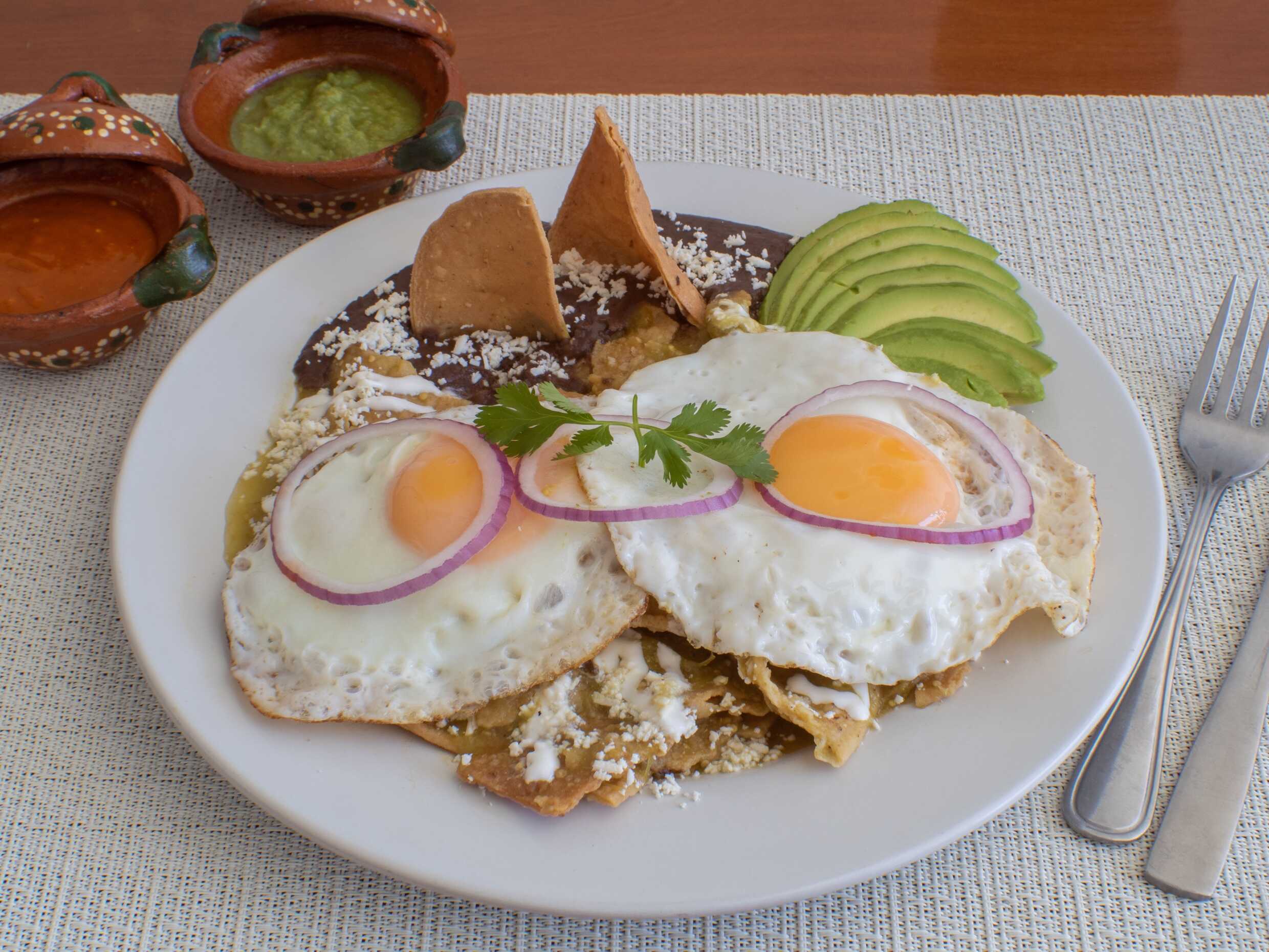 Chilaquiles con Huevo