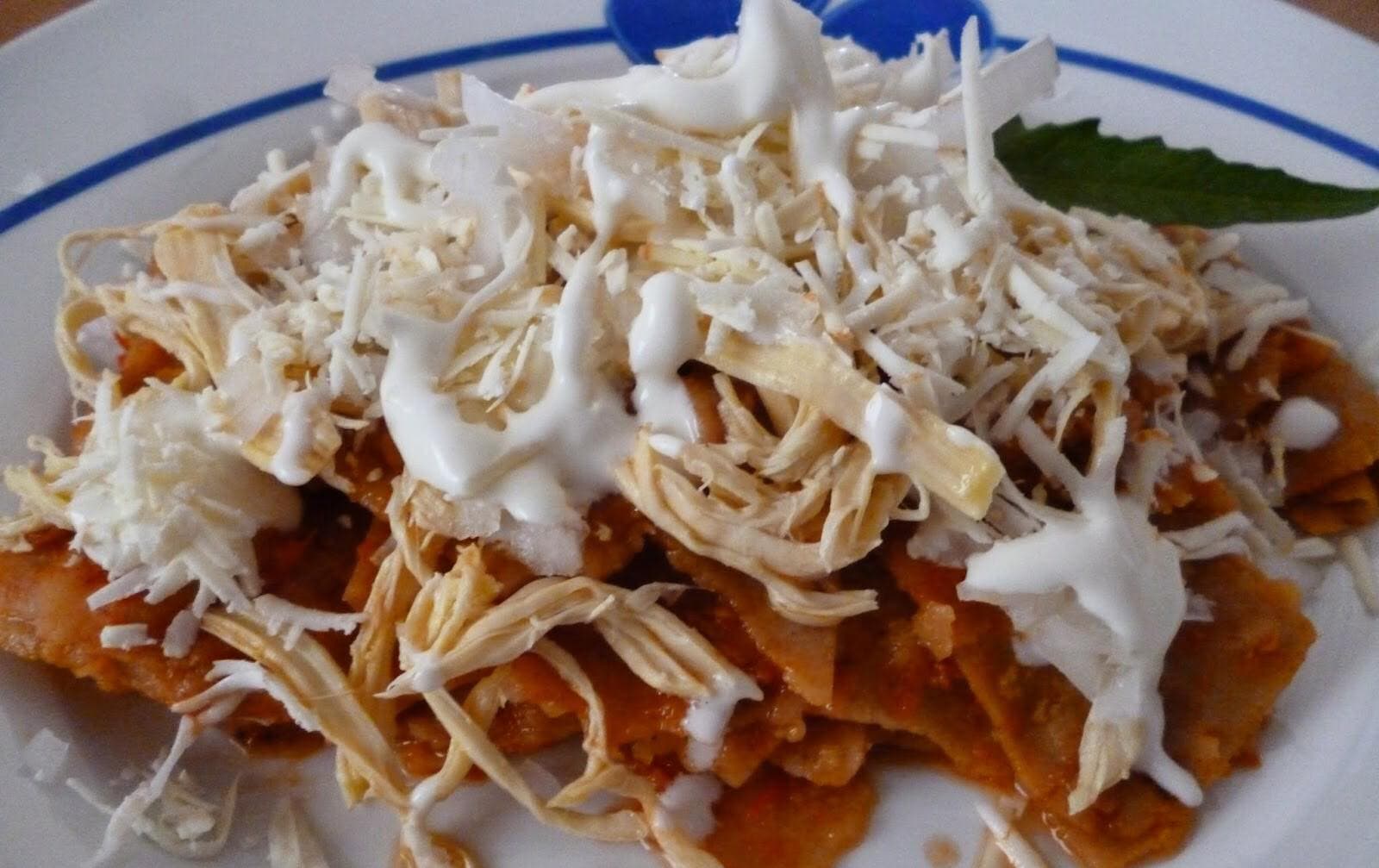 Chilaquiles Rojos con Carne Asada