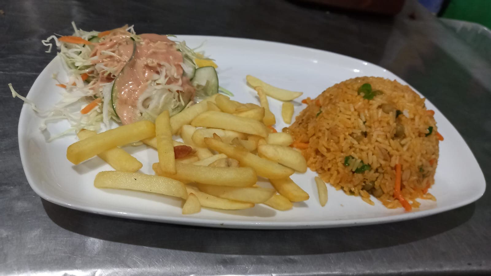 Medio Arroz Con Pollo+Papas+Bebida