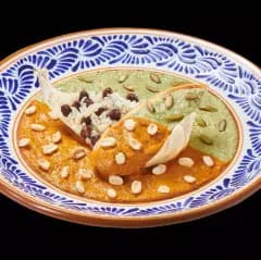 Pechuga de pollo a los dos pipianes (150 g)