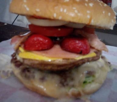 HAMBURGUESA TRIO MOUTROSO