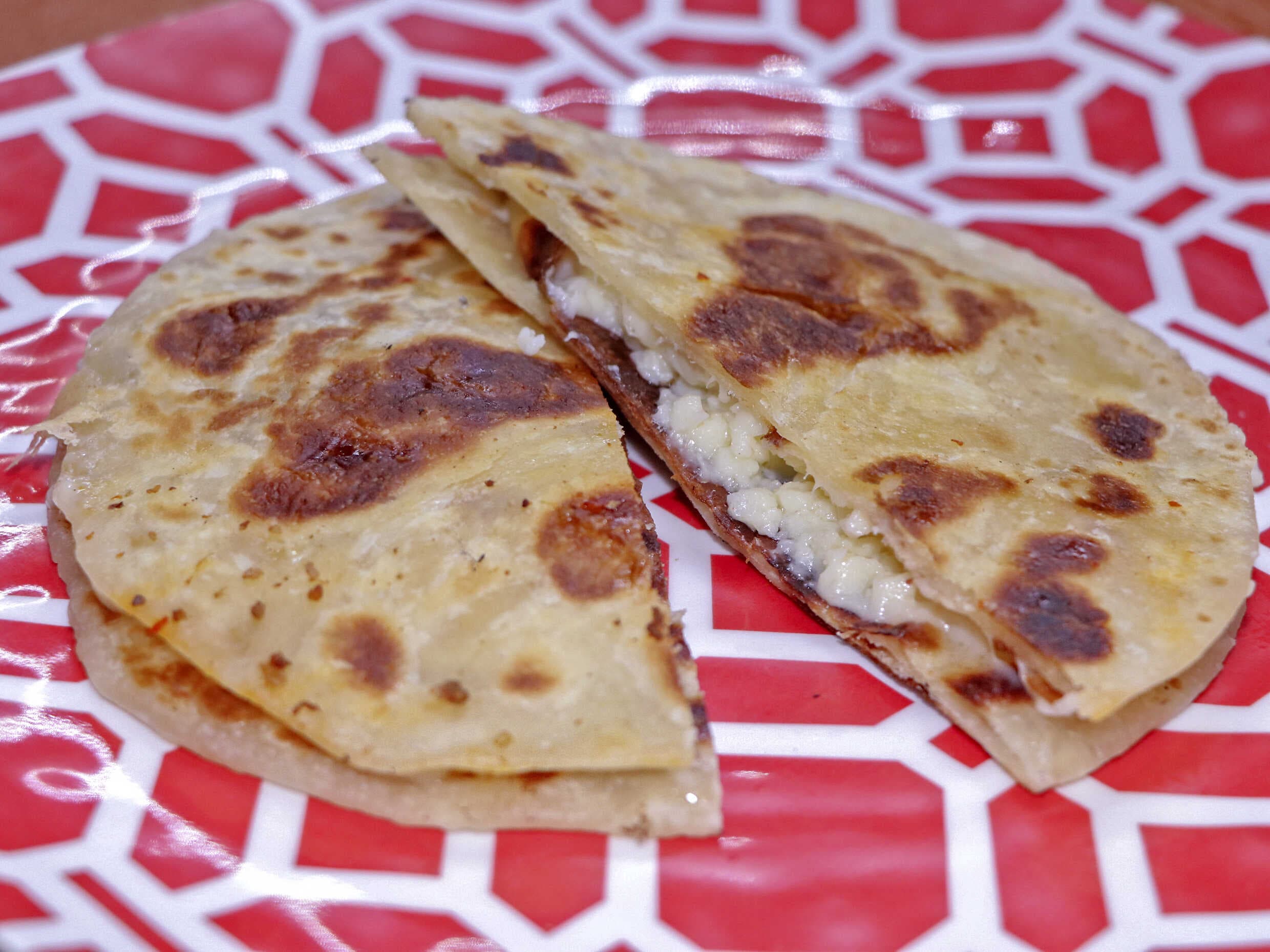 Quesadilla con Carne Res
