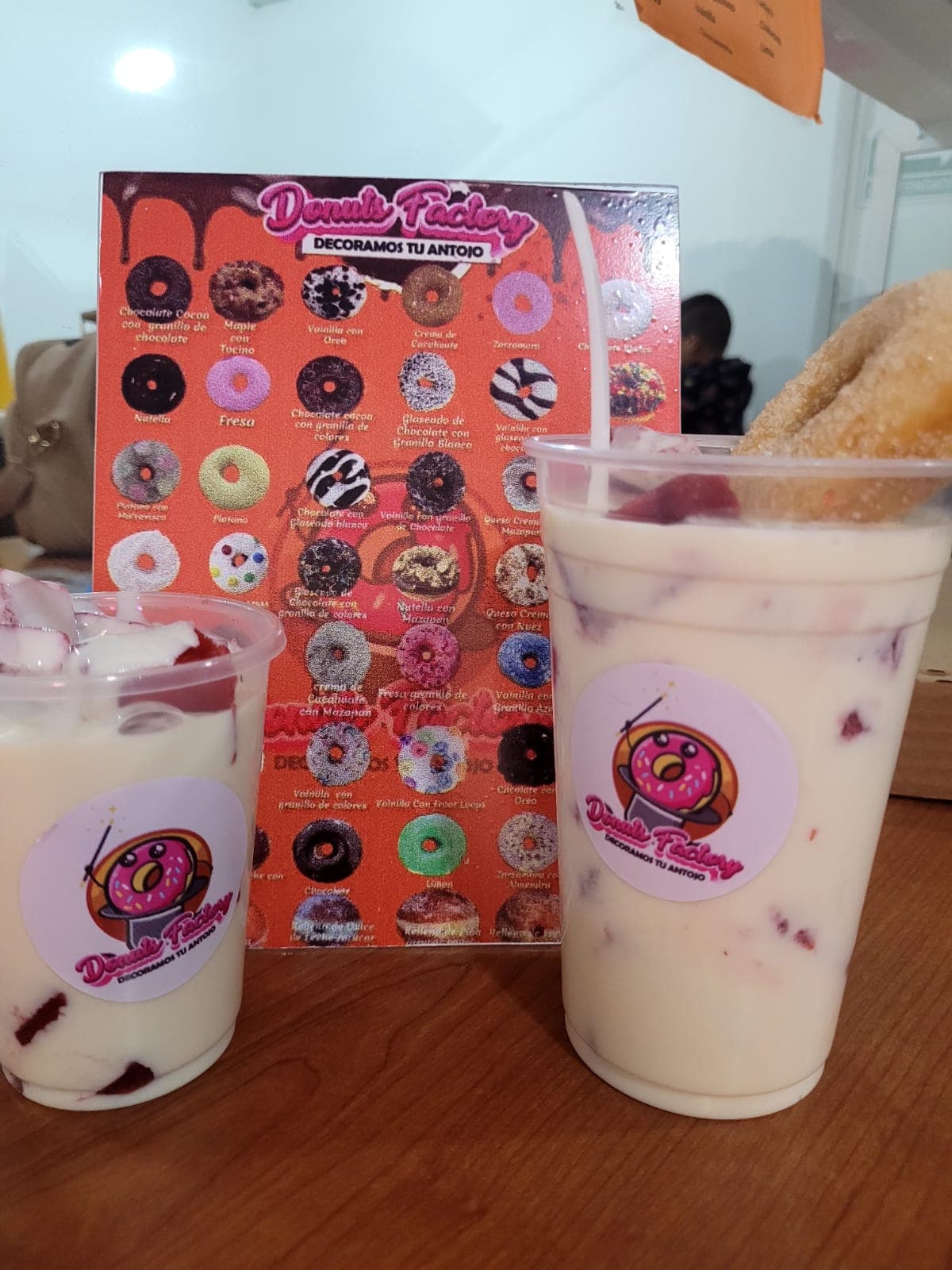 Fresas o Mangos Congelados con Crema Vaso 16 Onzas