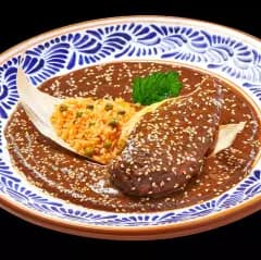 Mole poblano con pollo (130 g)