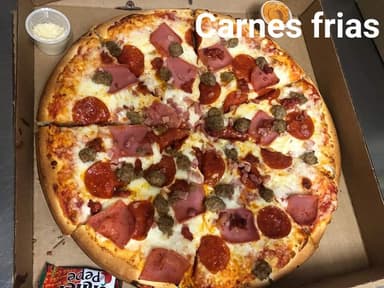 Pizza Carnes Frías Chica