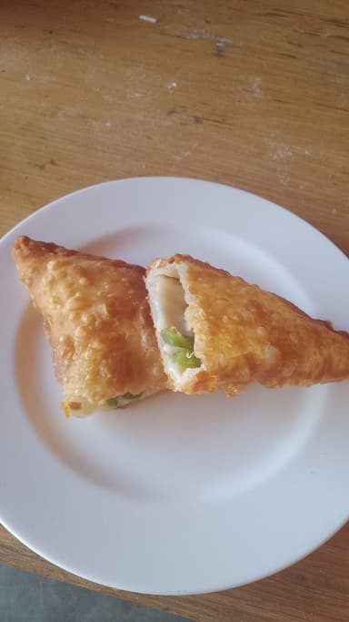 Empanada de Queso con Rajas