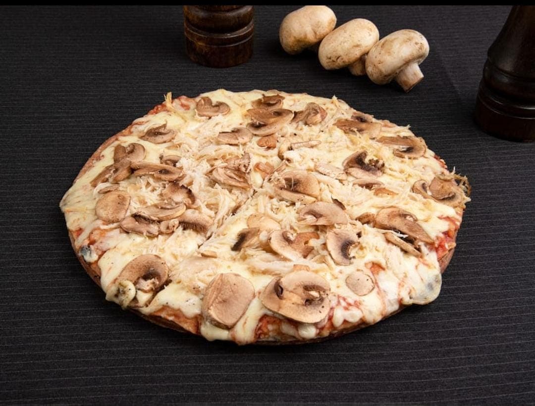 Pizza Pollo Champiñones