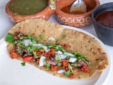 Taco Bistec con Chorizo