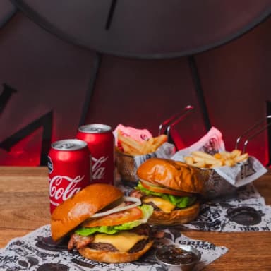Combo 2 Burger Especial + 2 Coke + 2 Papas