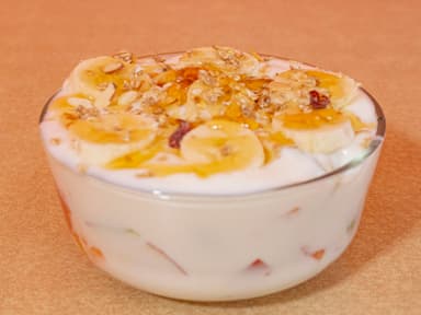 Yogurt con Frutas y Granola